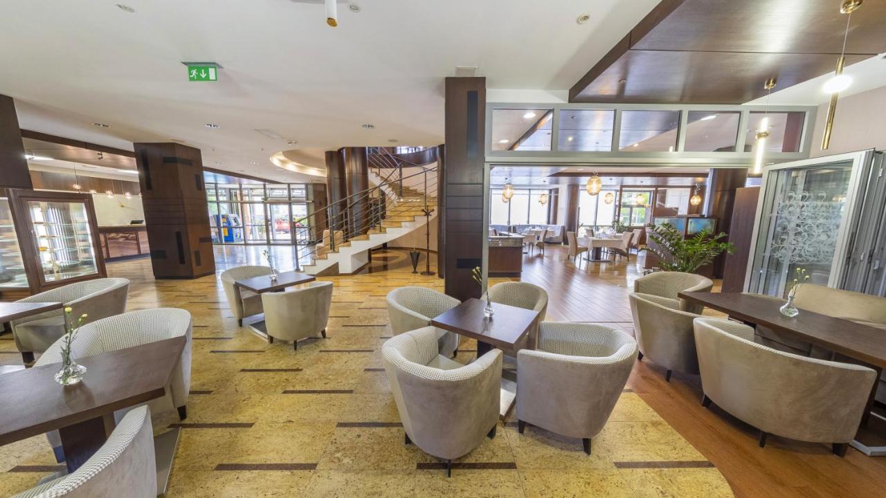 Hotel Leda Spa - Adults Only كولوبرزيغ المظهر الخارجي الصورة