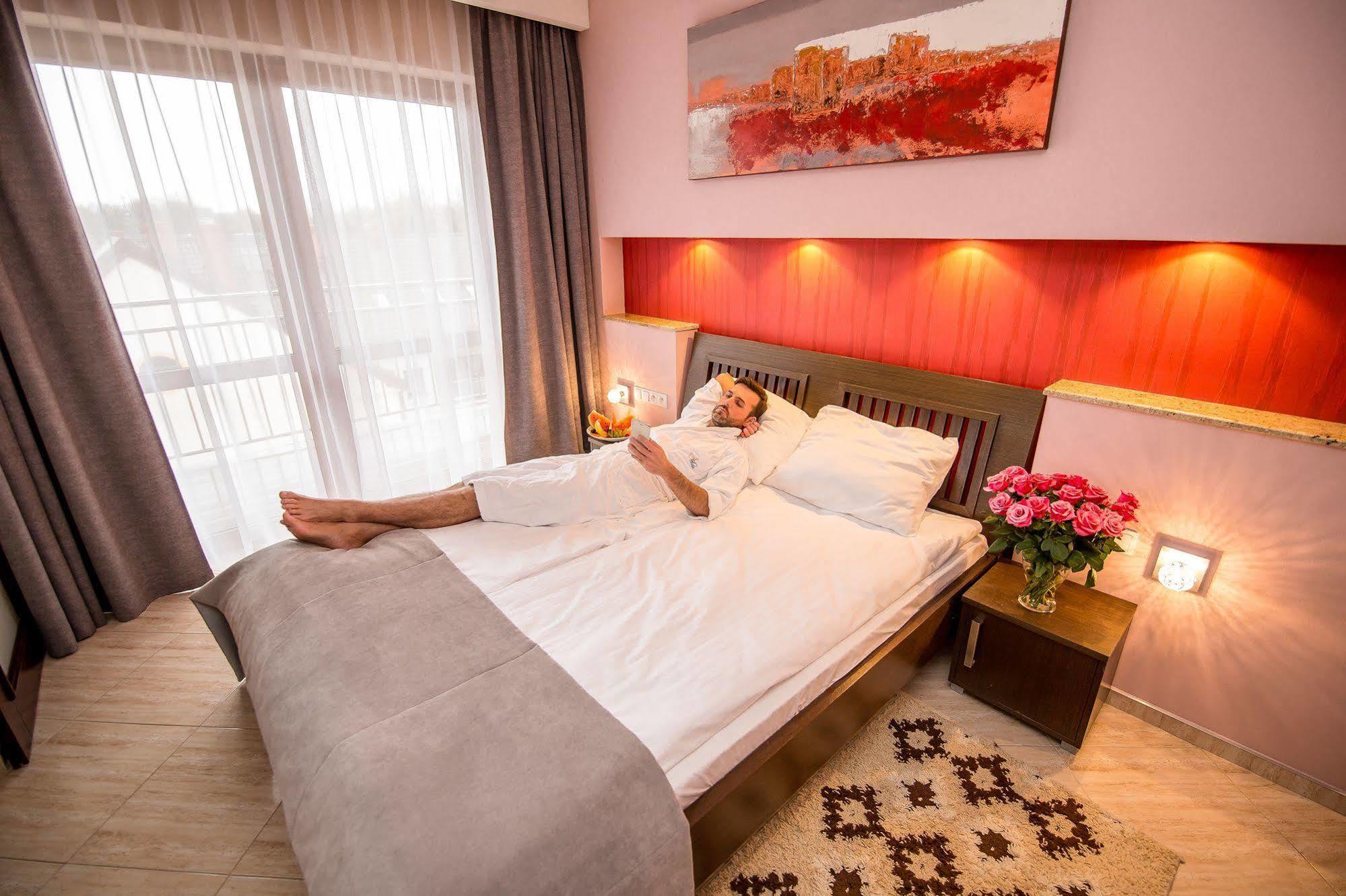 Hotel Leda Spa - Adults Only كولوبرزيغ المظهر الخارجي الصورة