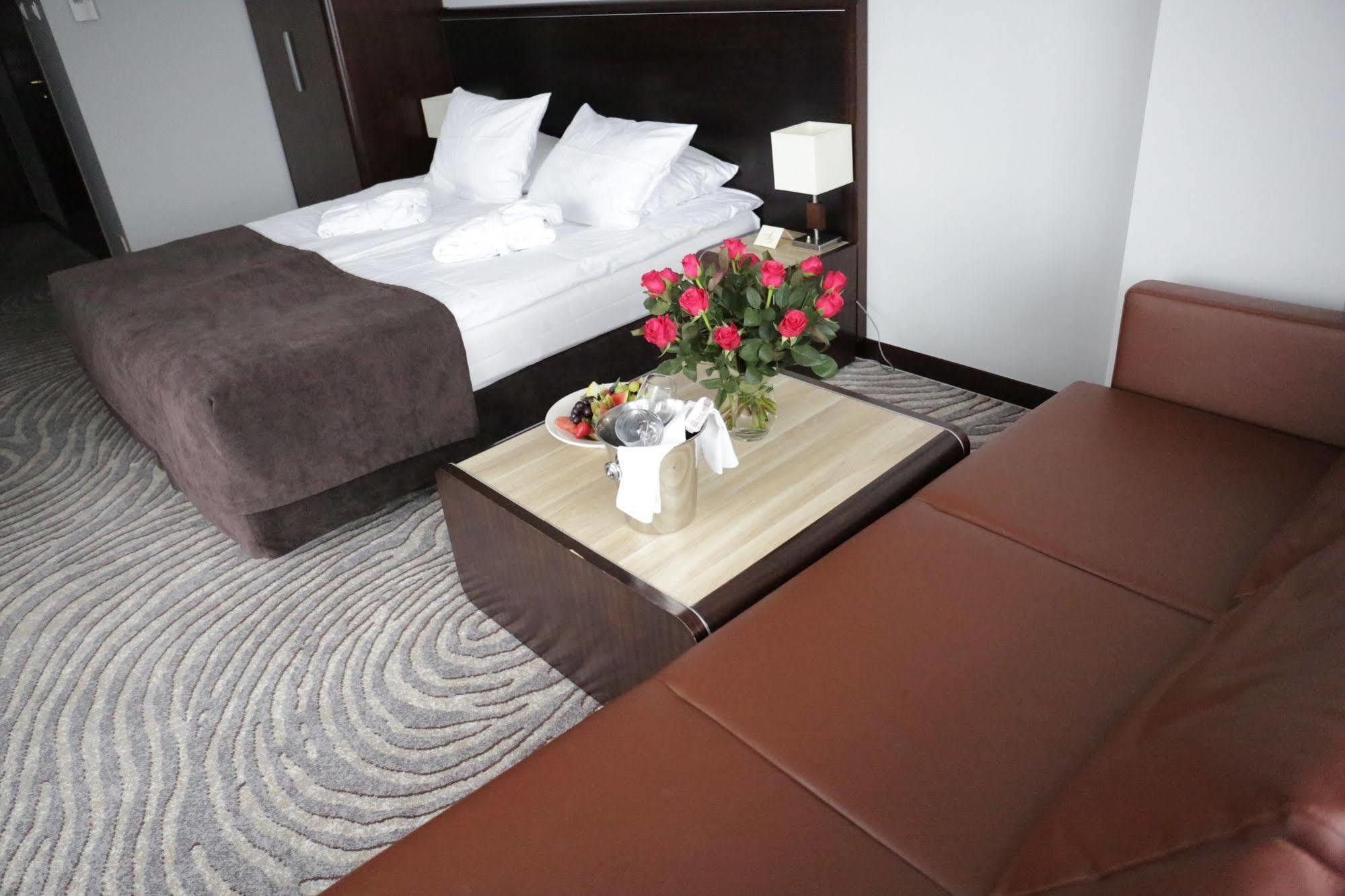 Hotel Leda Spa - Adults Only كولوبرزيغ المظهر الخارجي الصورة