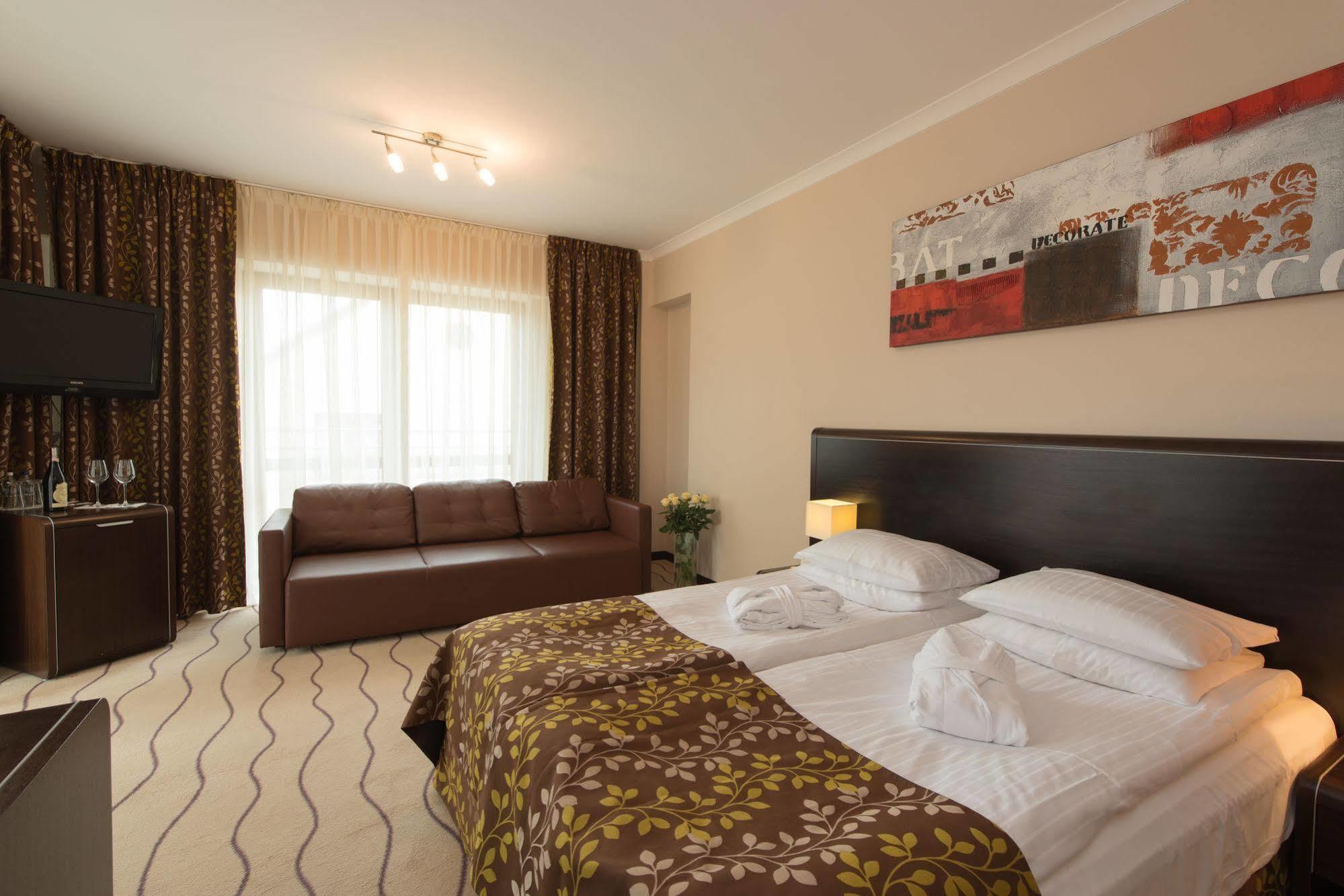 Hotel Leda Spa - Adults Only كولوبرزيغ المظهر الخارجي الصورة